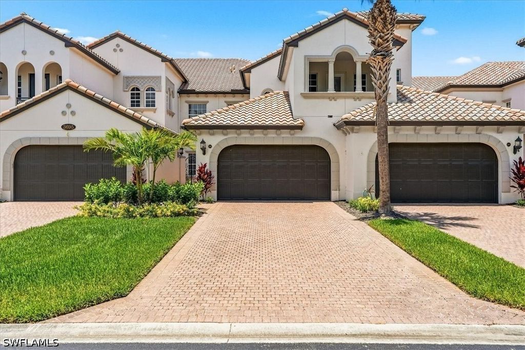 3695 Montreux Ln 202, NAPLES