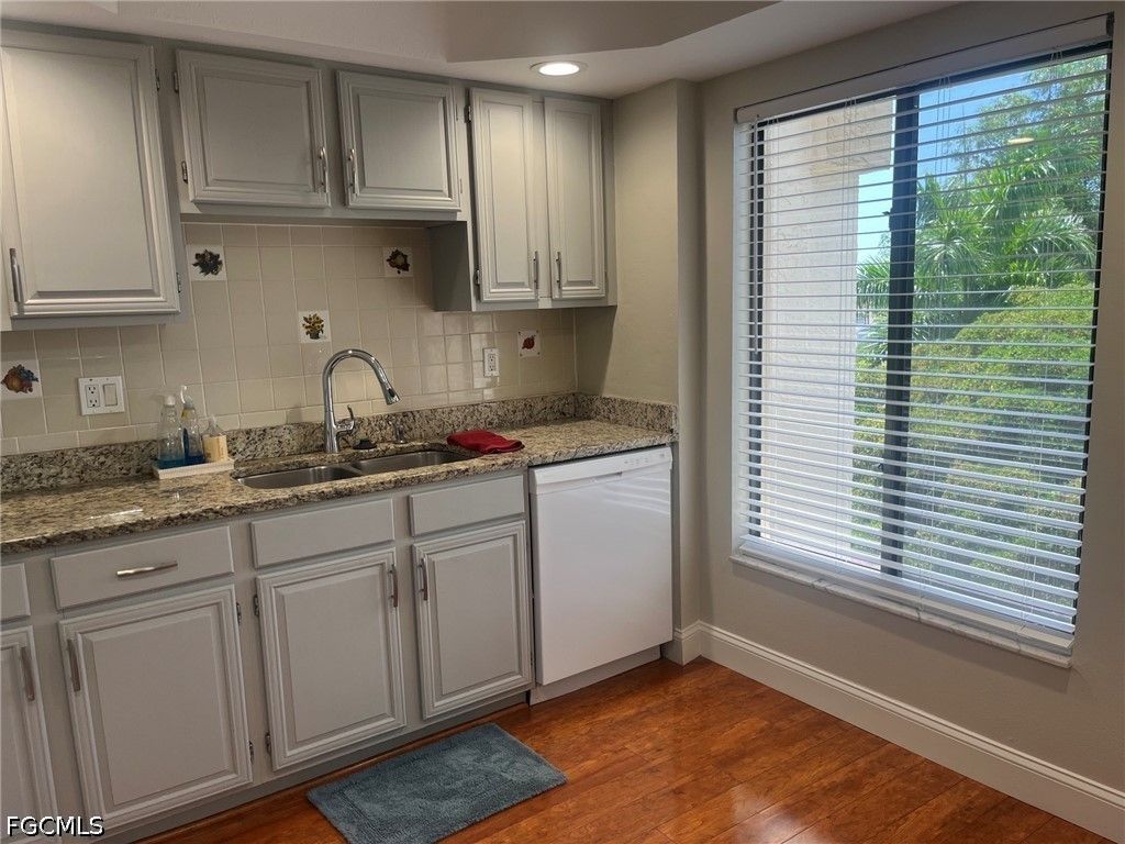 7430 Lake Breeze Dr 505, Fort Myers