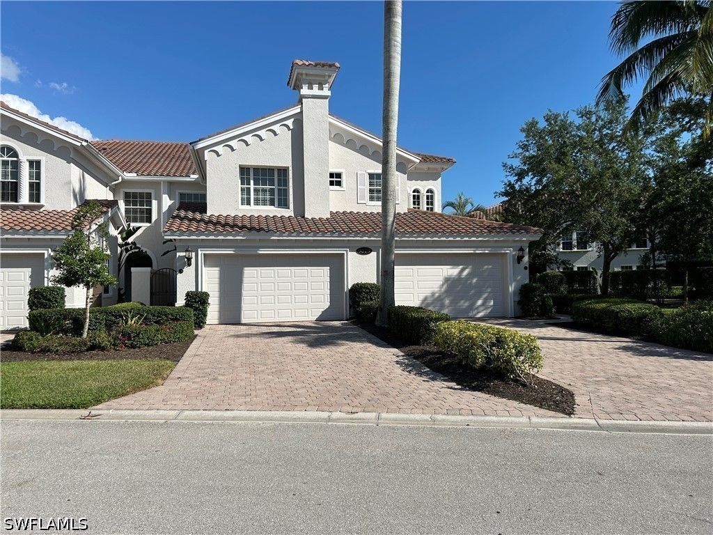 9079 Cascada Way 102, Naples