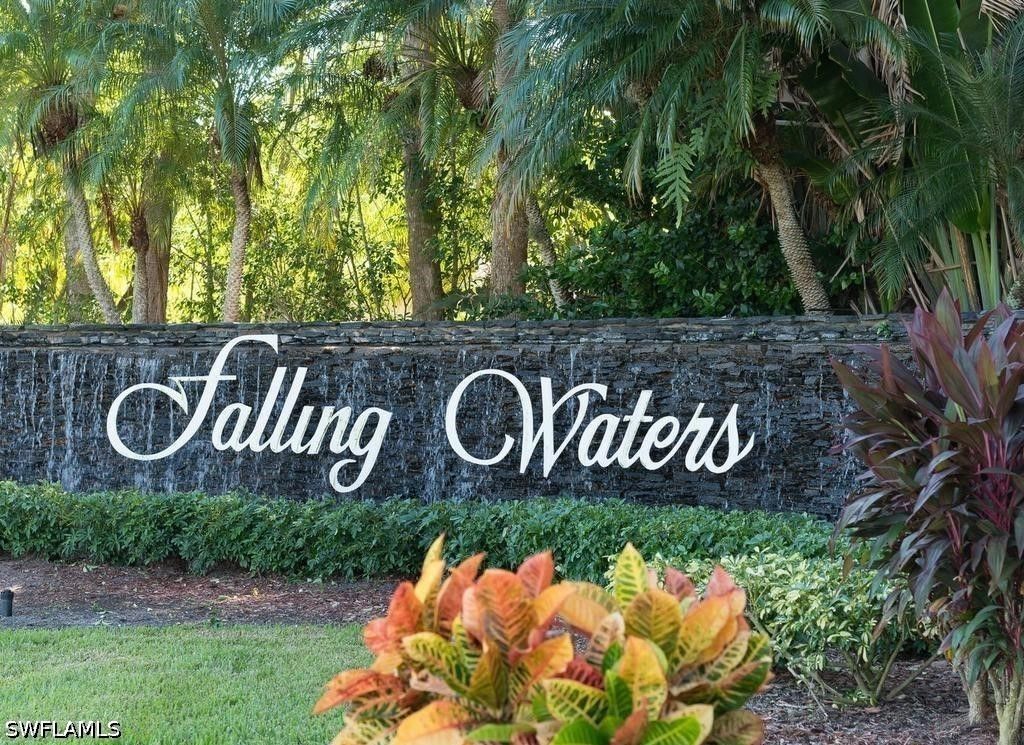 2462 Hidden Lake Dr 208, Naples