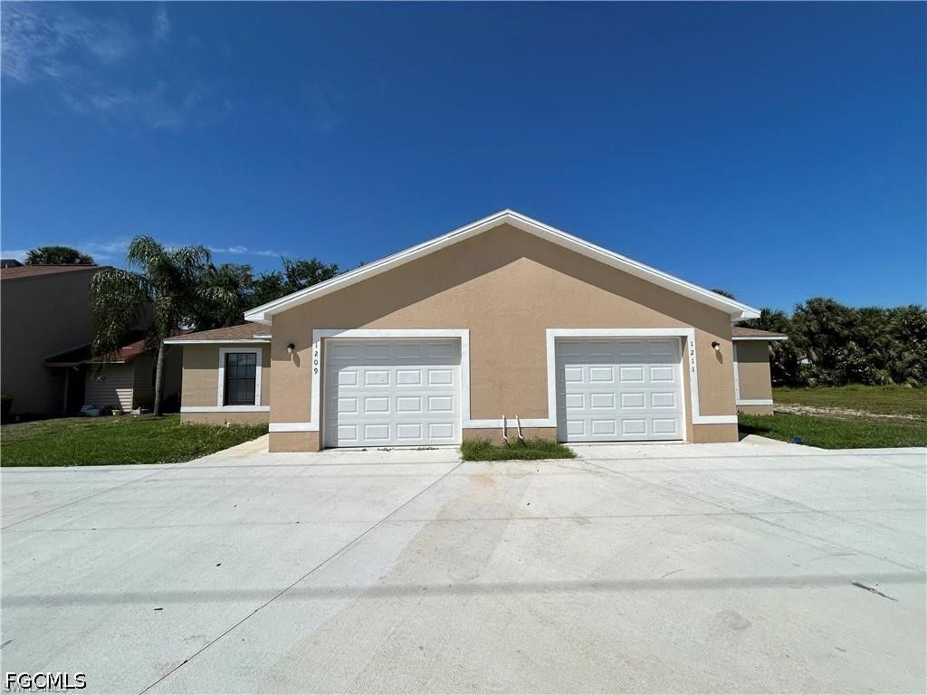 1211 Se 8th Ter, Cape Coral