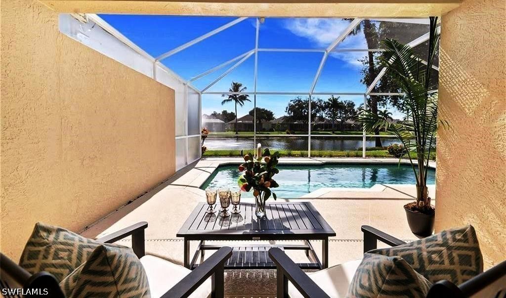 8216 Ibis Cv Cir B215, Naples
