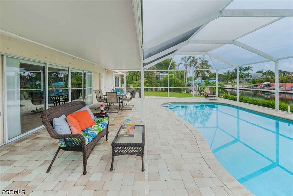 1926 Se 12th Ter, Cape Coral