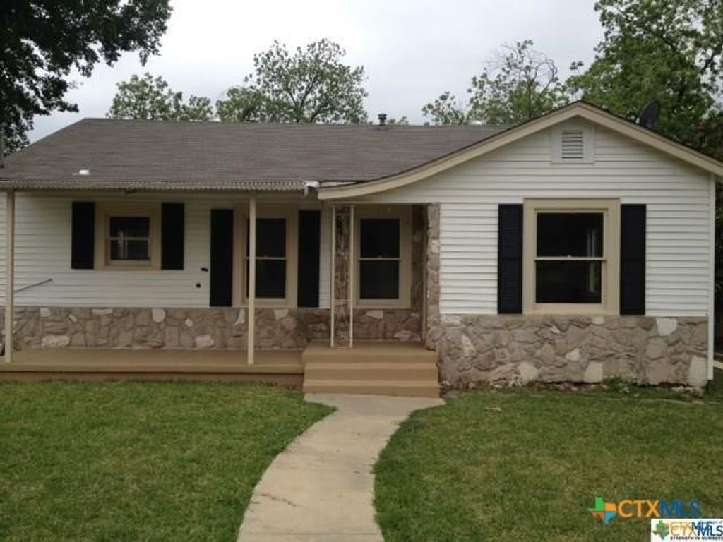 222 S Hickory Avenue, New Braunfels