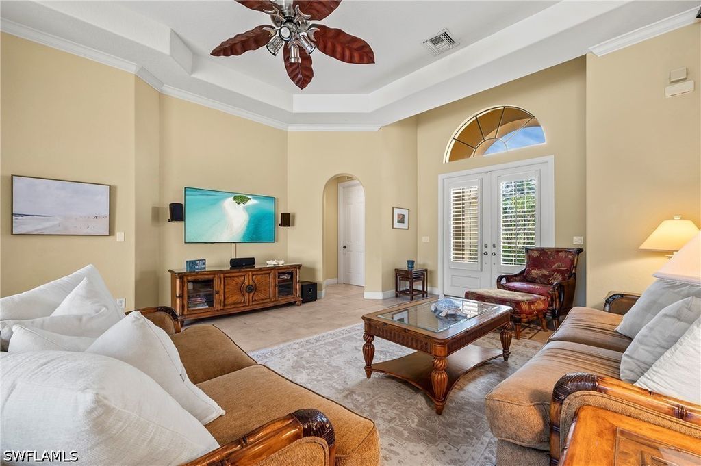 975 Tivoli Ct, Naples