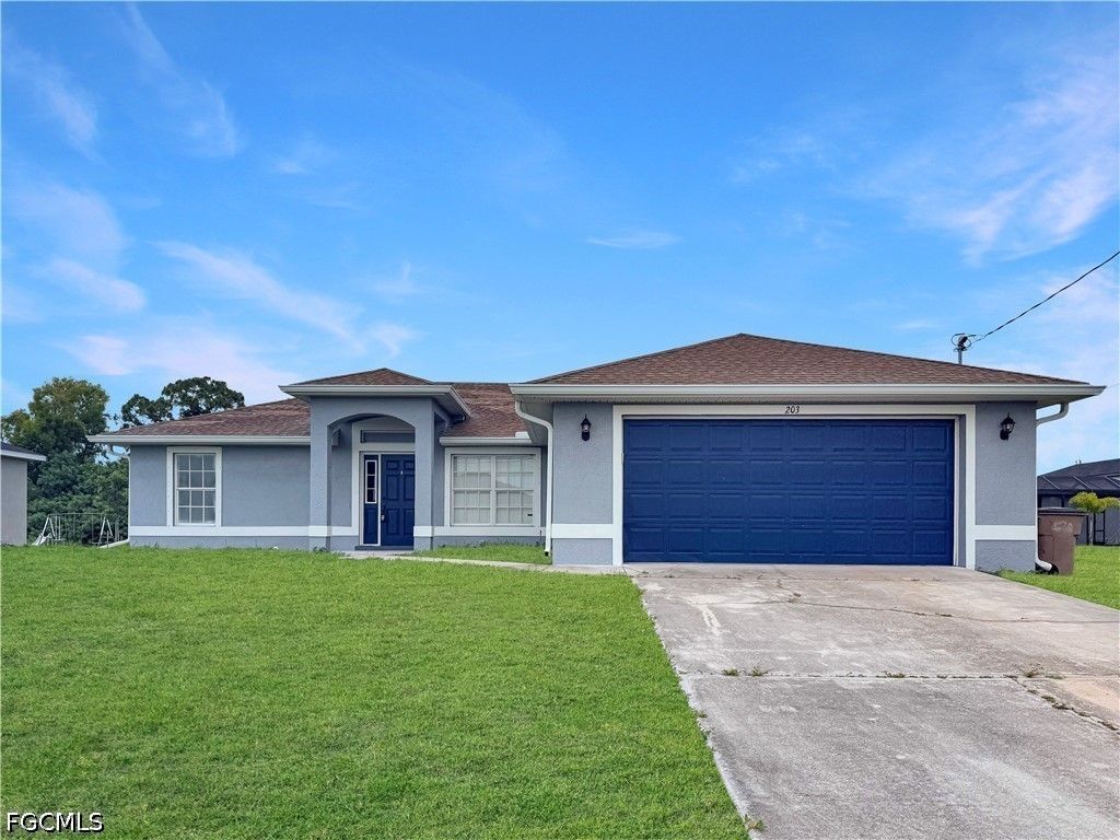 203 Nw 24th Ter, Cape Coral