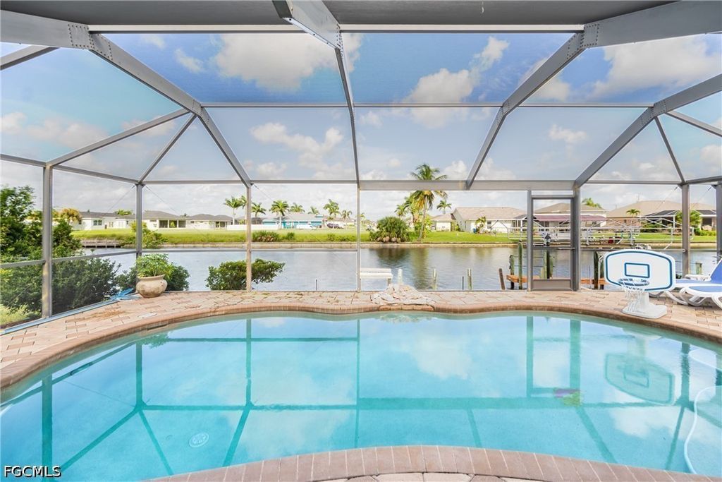 105 Sw 39th Pl, Cape Coral