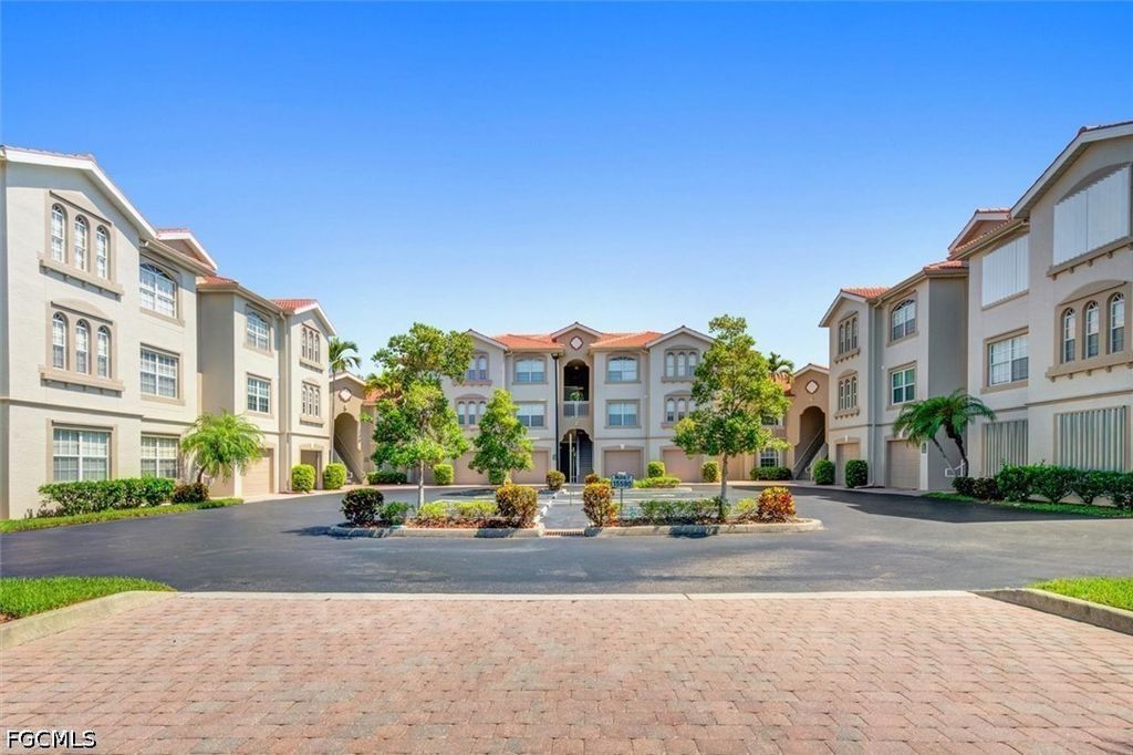 15590 Ocean Walk Cir 102, Fort Myers