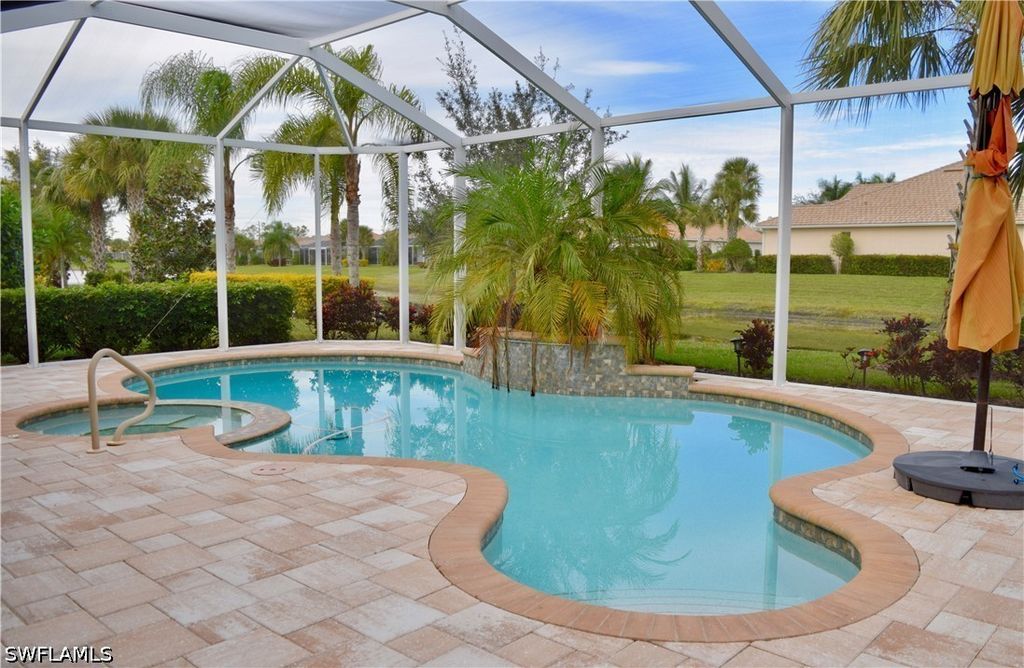 8578 Veronawalk Cir, Naples