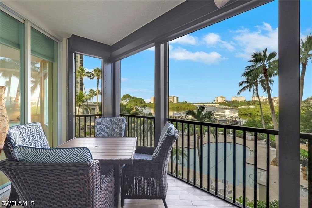 430 Cv Tower Dr 302, Naples