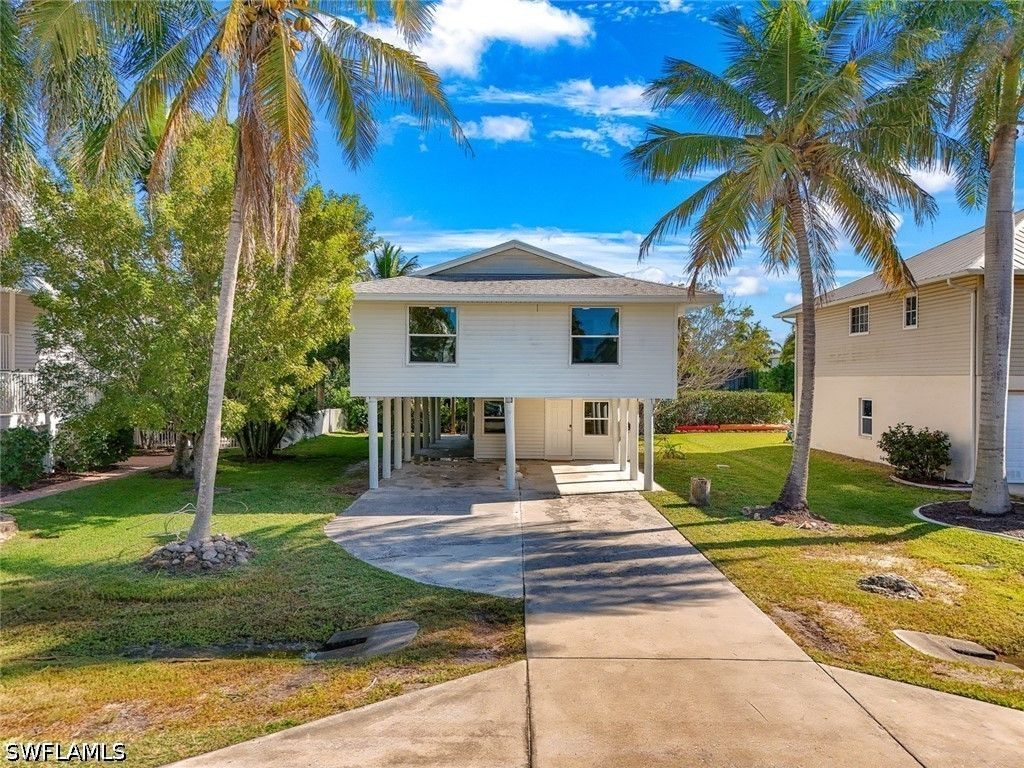 1284 Rainbow Ct, Naples