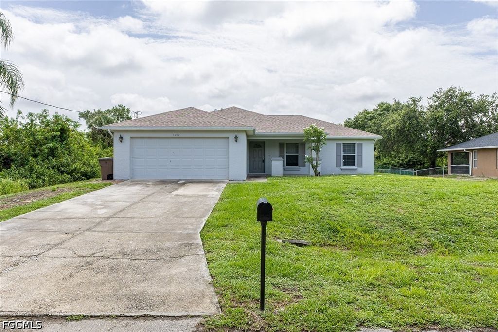 6012 Thrush Ave, Fort Myers
