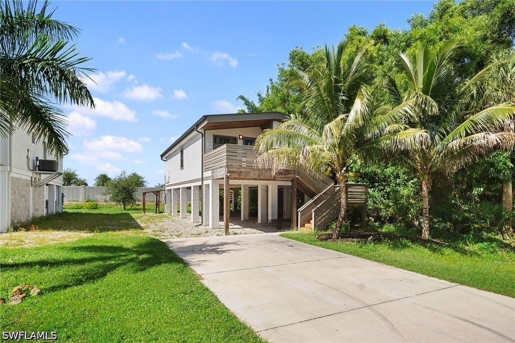 3260 Woodside Ave, Naples