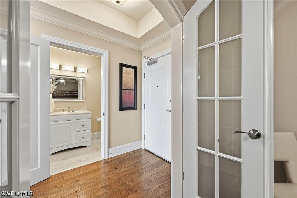 9123 Strada Pl 7307, Naples