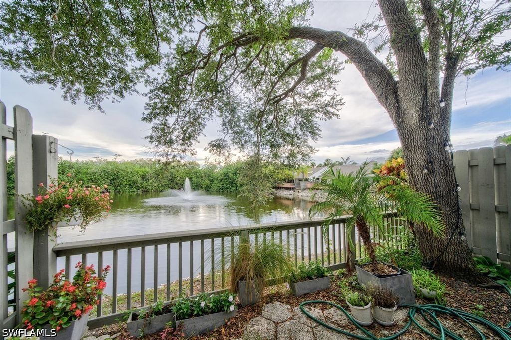823 Meadowland Dr D, Naples