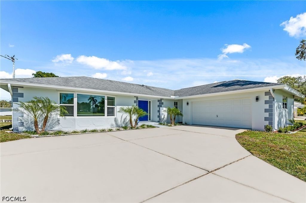 1729 Cascade Way N, North Fort Myers
