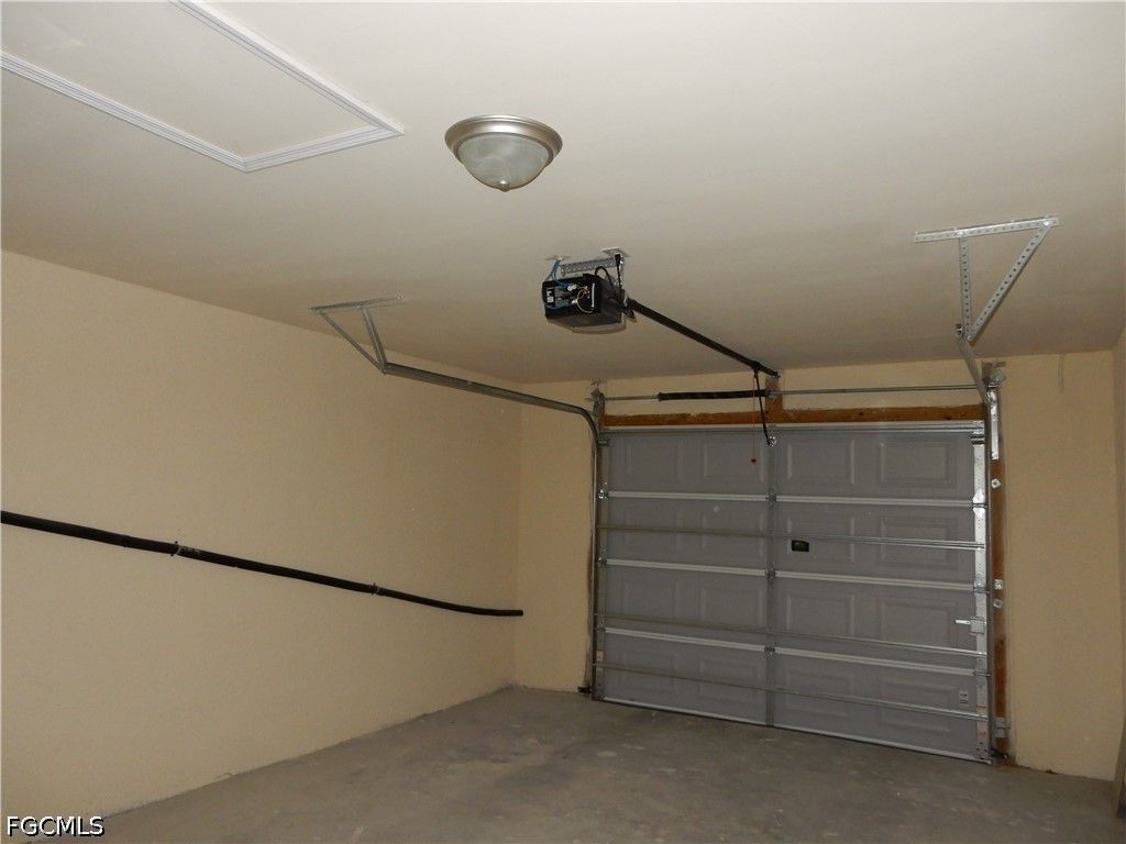 832 Gleason Pkwy, Cape Coral