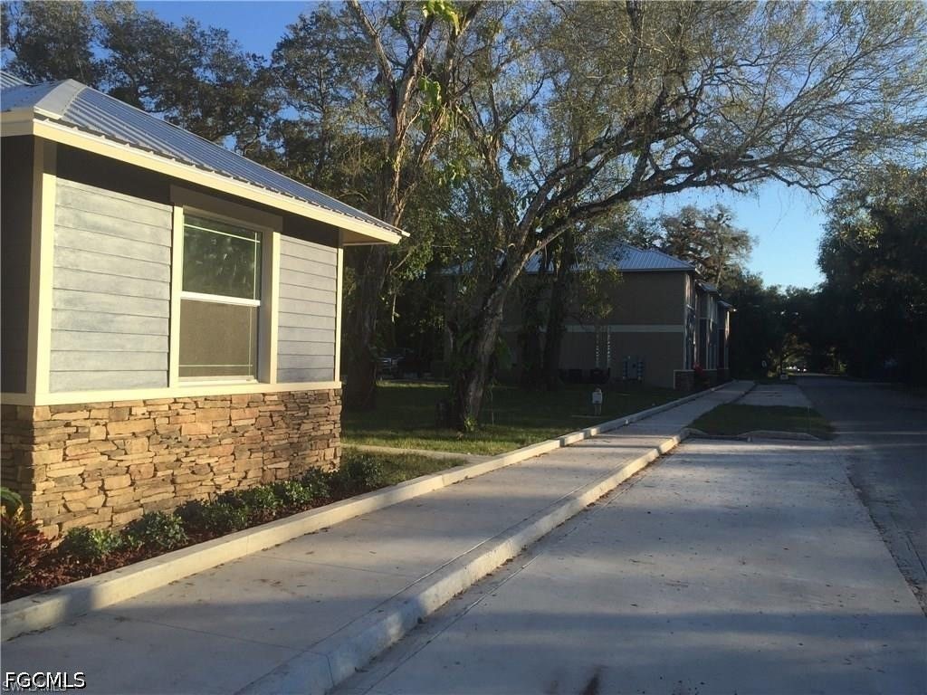 279 N Missouri St 102, Labelle