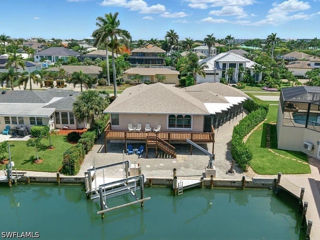 851 Perrine Ct, Marco Island