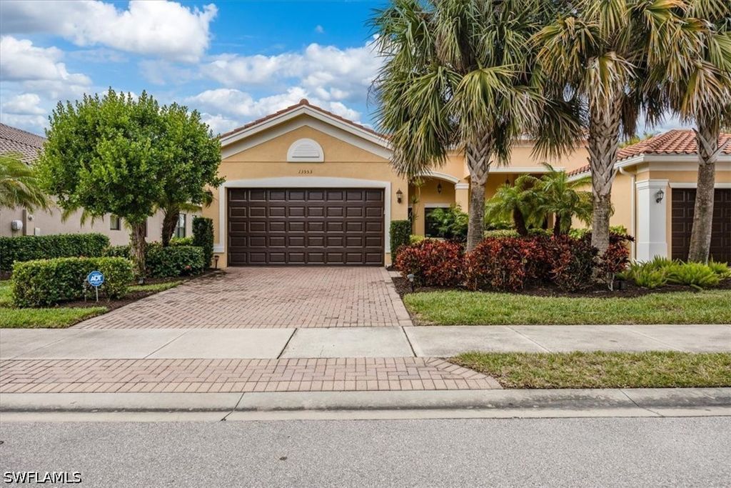 13553 Coronado Dr, Naples