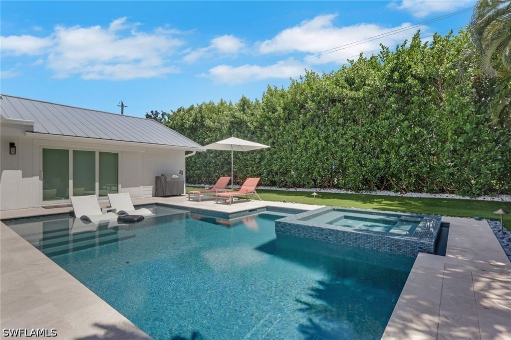 765 High Pines Dr, Naples
