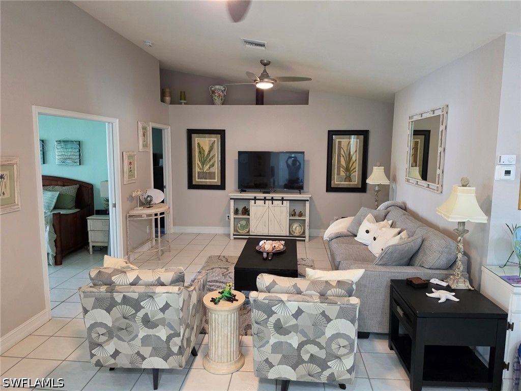 200 Diamond Cir 202, Naples