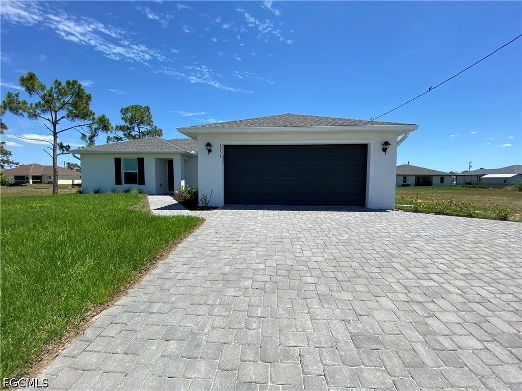 1906 Jacaranda Pkwy W, Cape Coral