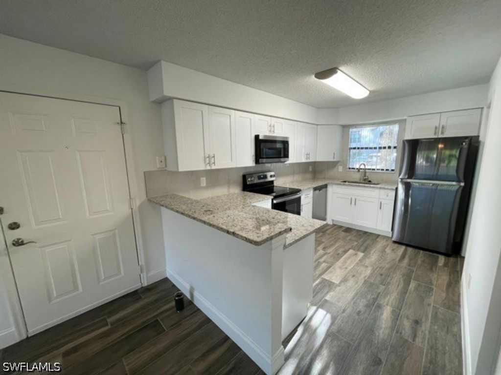 2190 Arbour Walk Cir 2216, Naples