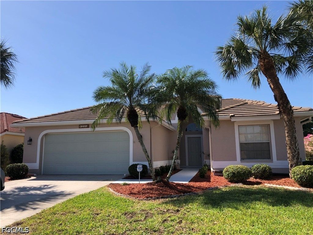 8223 Breton Cir, Fort Myers