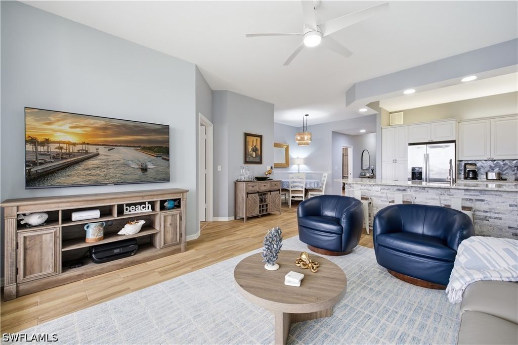 470 Launch Cir 503, Naples