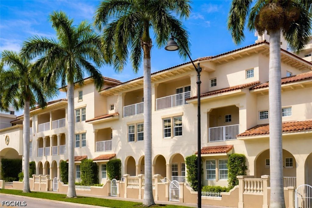 2080 W 1st St 304, Fort Myers