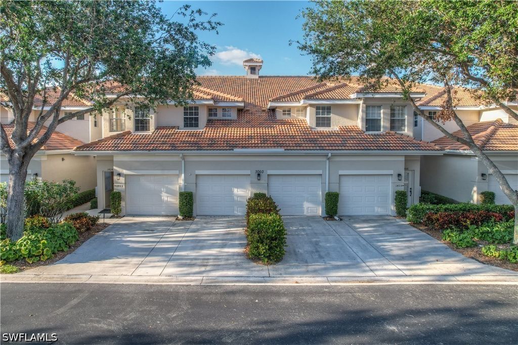 3060 Horizon Ln 1404, Naples