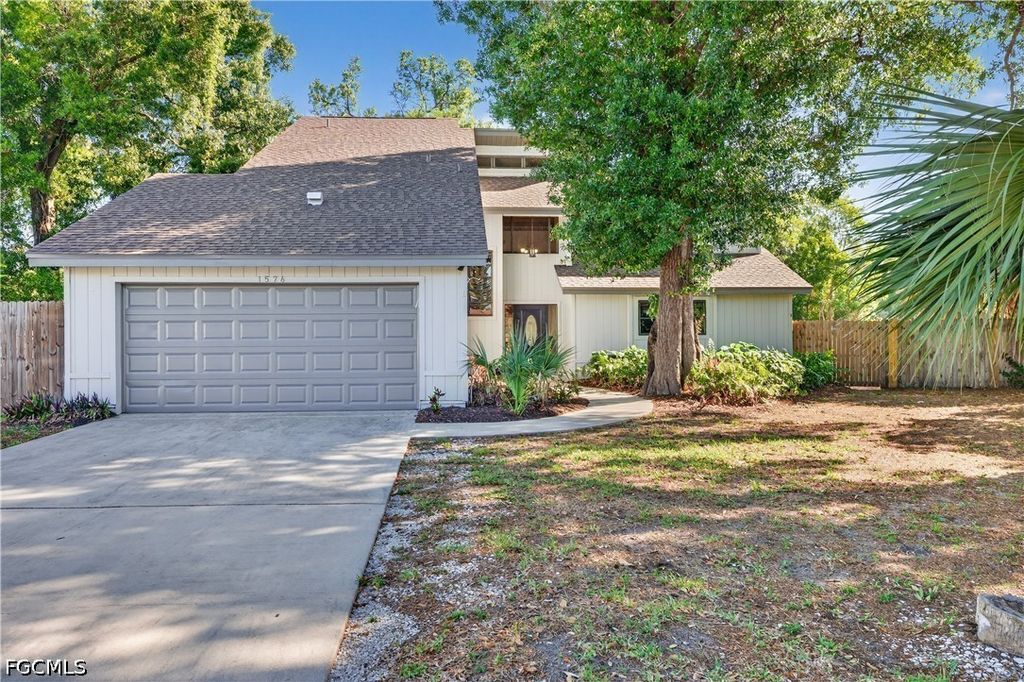1576 Beechwood Trl, Fort Myers