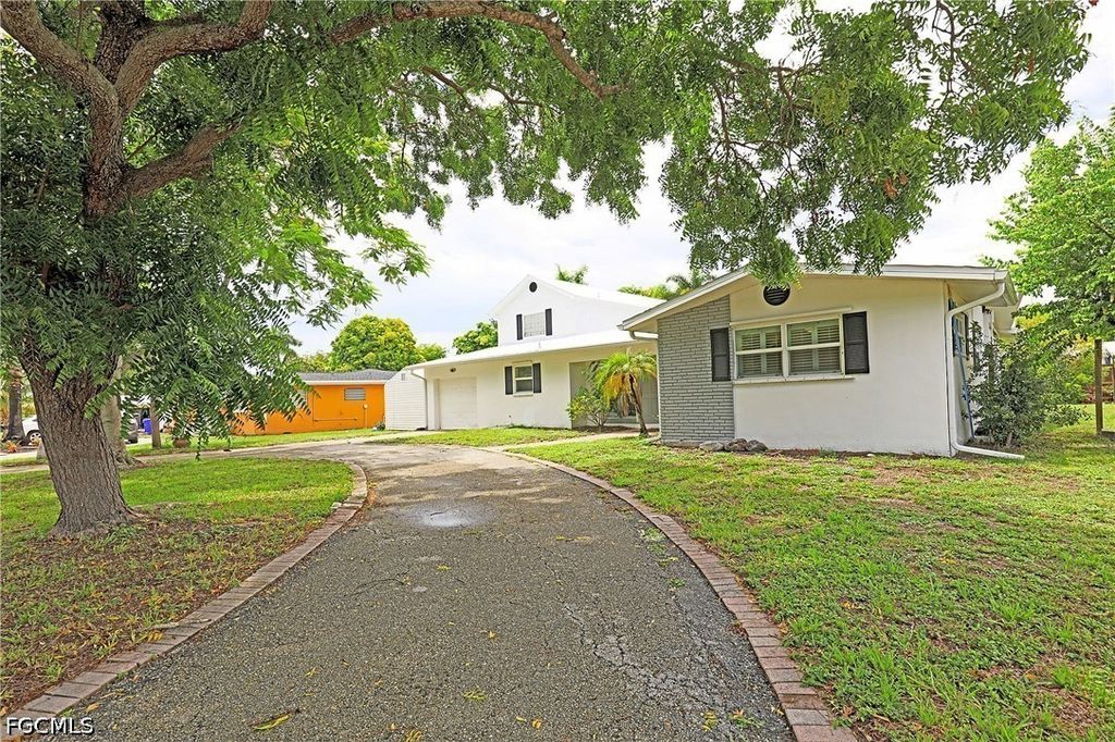 1353 Stadler Dr, Fort Myers