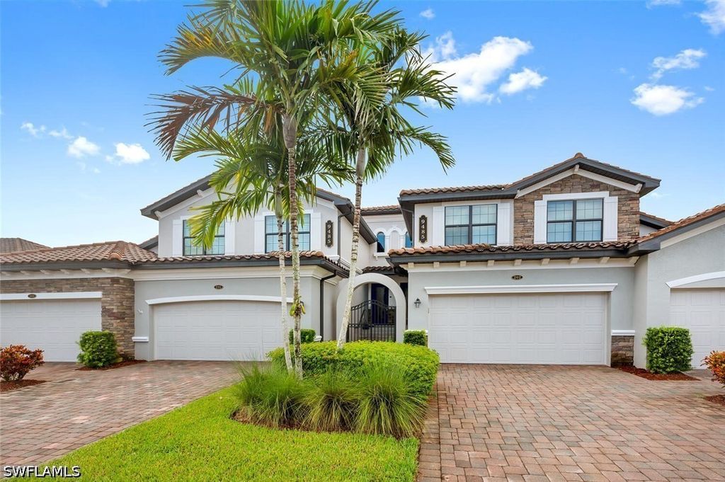 9485 Casoria Ct 202, Naples