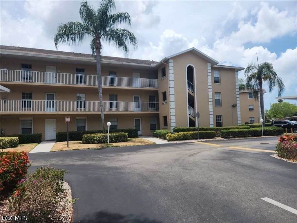 9660 Victoria Ln A301, Naples