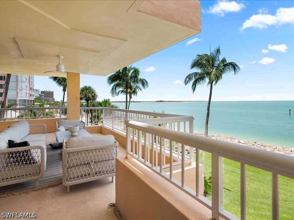 990 Cape Marco Dr 201, Marco Island