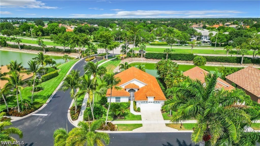 8452 Indian Wells Way, Naples