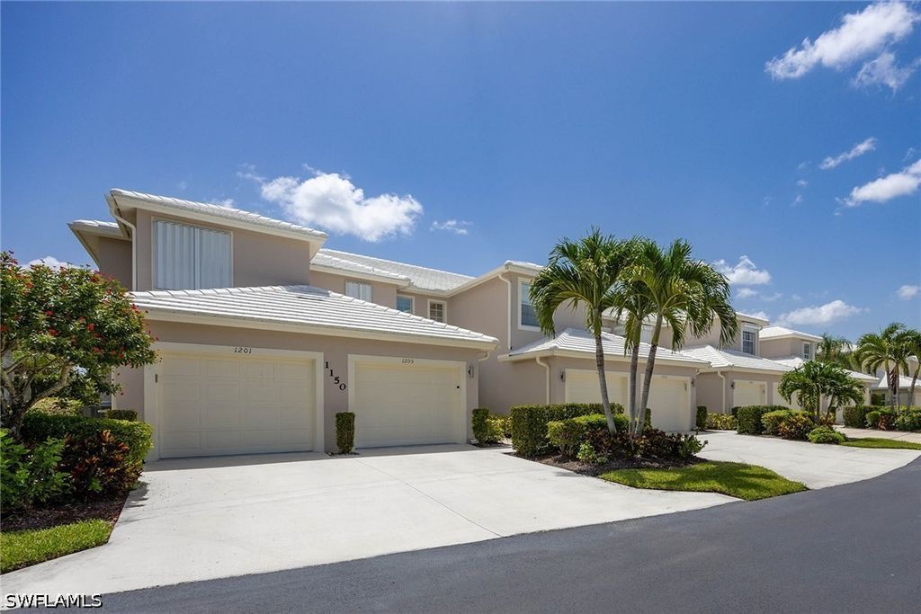 1150 Sweetwater Ln 1207, Naples