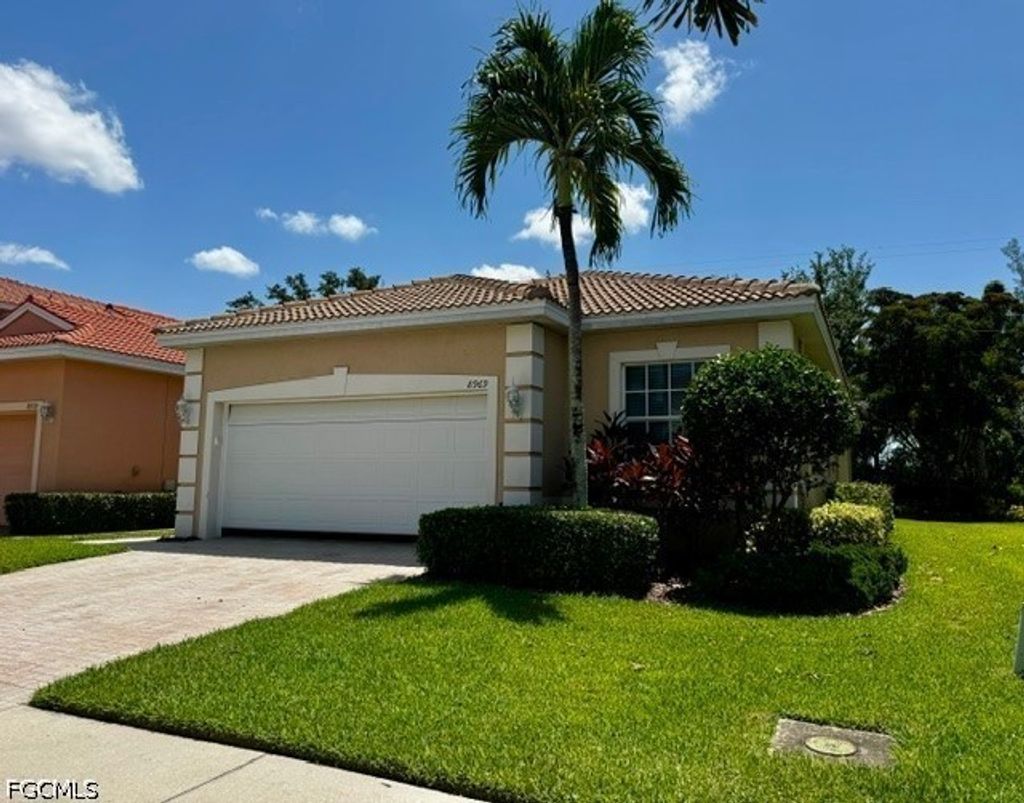 8969 Spring Mountain Way, Fort Myers