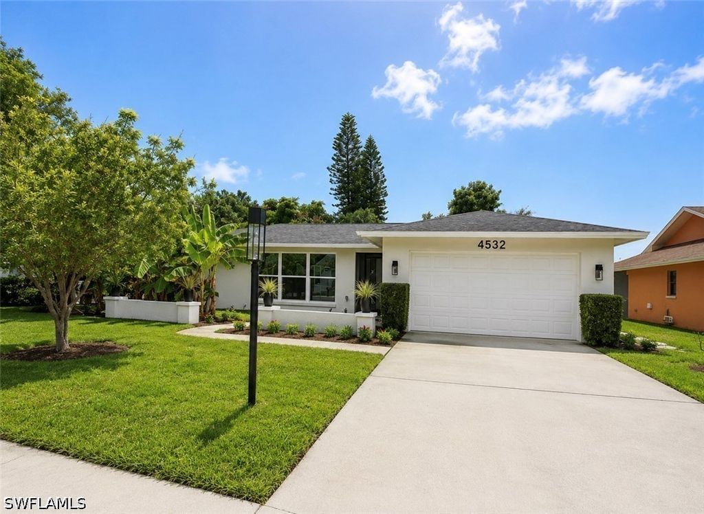 4532 Beechwood Lake Dr, Naples