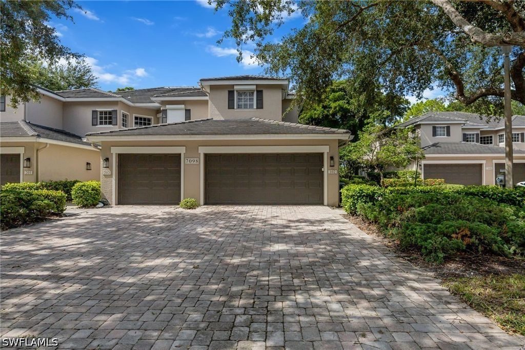 7098 Pond Cypress Ct 102, Naples