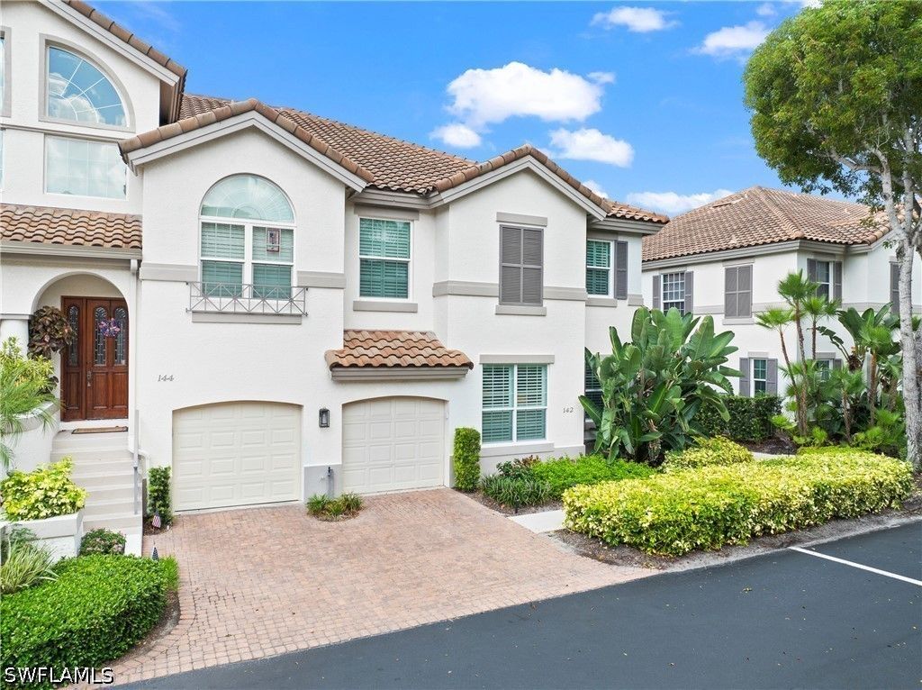 142 Colonade Cir 701, Naples
