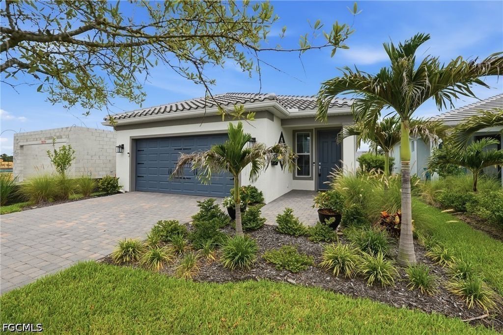 7427 Blue Salvia Dr, North Fort Myers