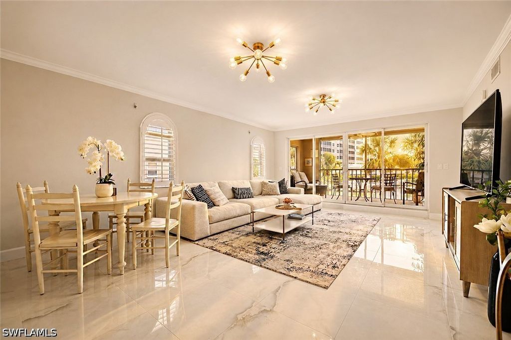 9103 Vanderbilt Dr 205, Naples