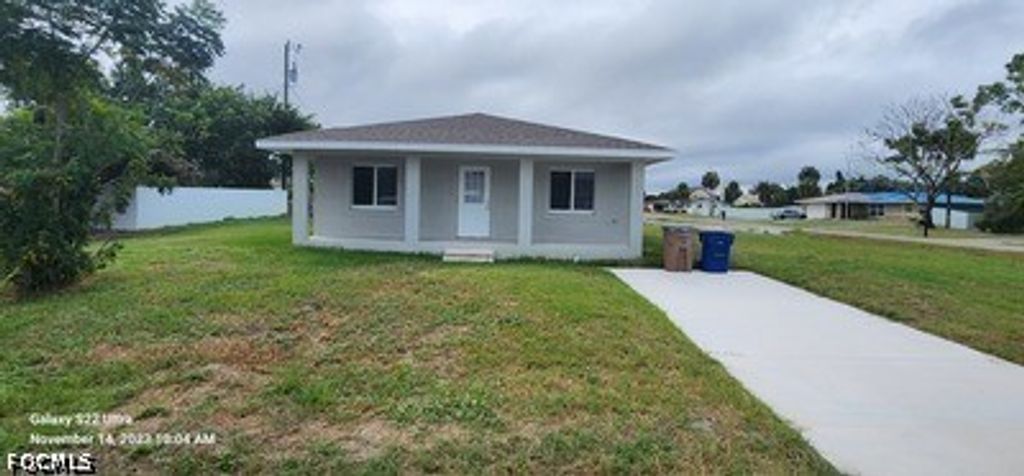802 E Jasmine Rd, Lehigh Acres