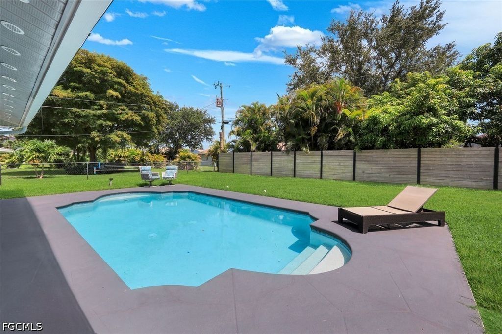 2212 Se 7th St, Cape Coral