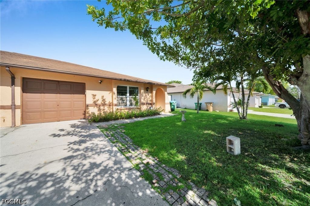 517 Se 23rd Pl, Cape Coral
