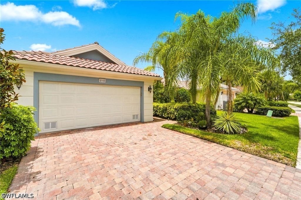 8543 Alessandria Ct, Naples