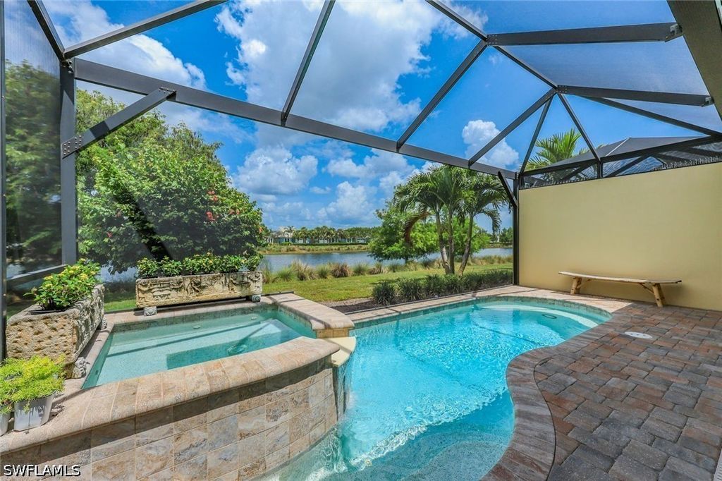5878 Haiti Dr, Naples